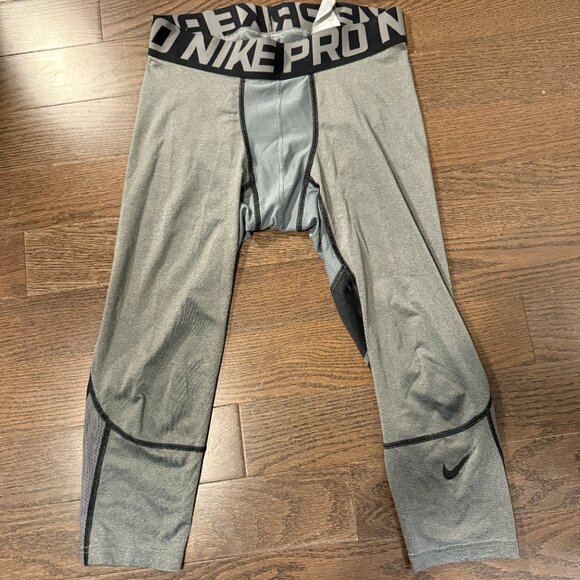 Lot of 4 Nike Pro Compression 3/4 Pants and Shorts - Picture 2 of 9
